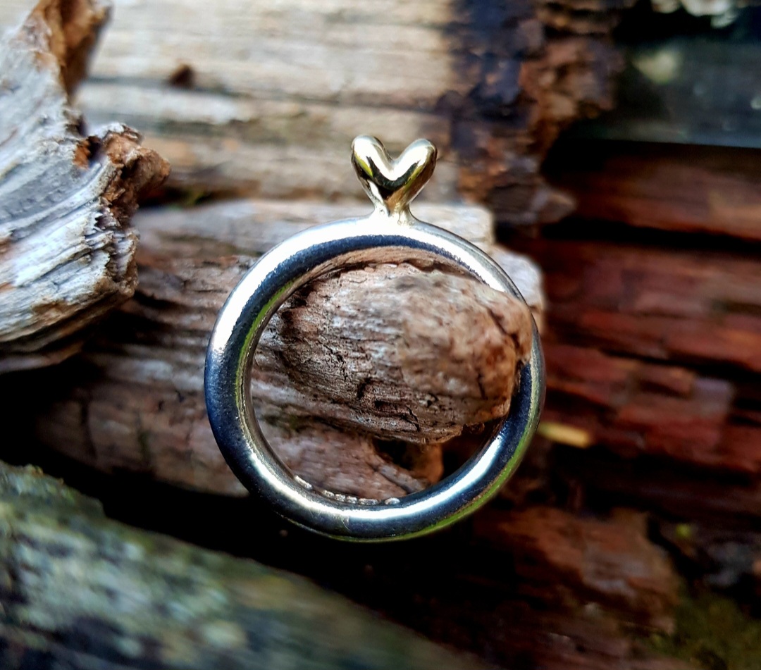 Obelisk Ring - 9ct Gold - Size P