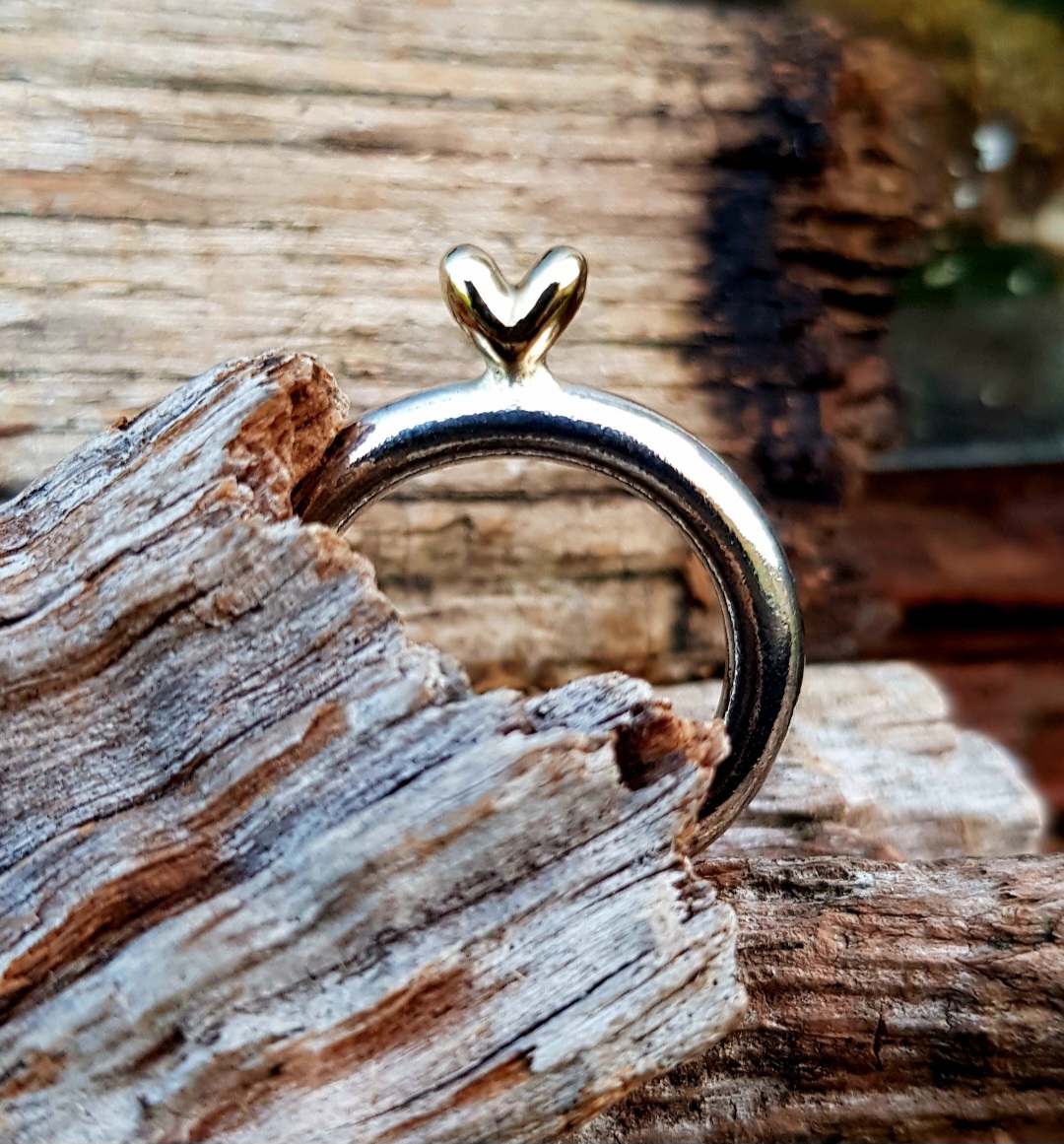 Obelisk Ring - 9ct Gold - Size P - Image 3