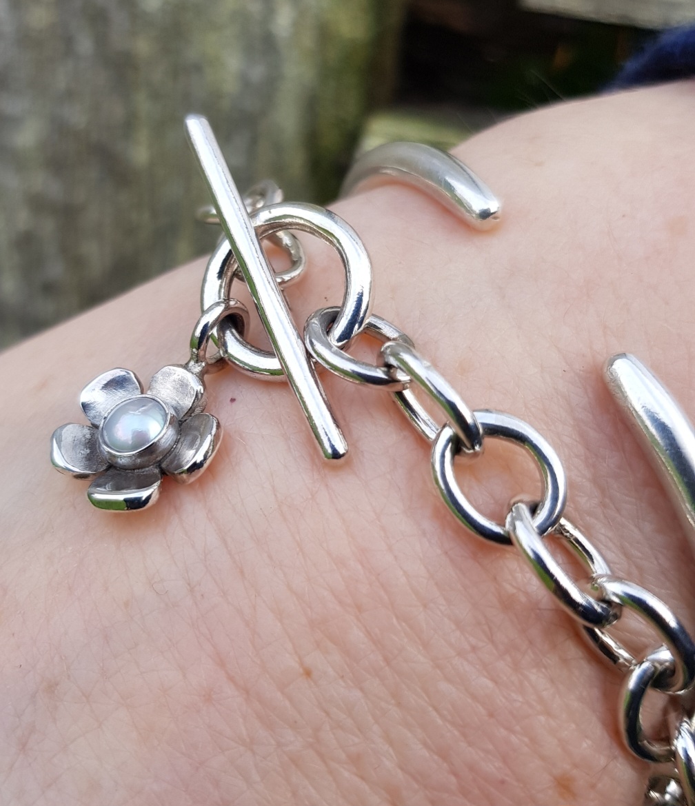 Chunky Bracelet with Pearl Flower Charm - Image 7