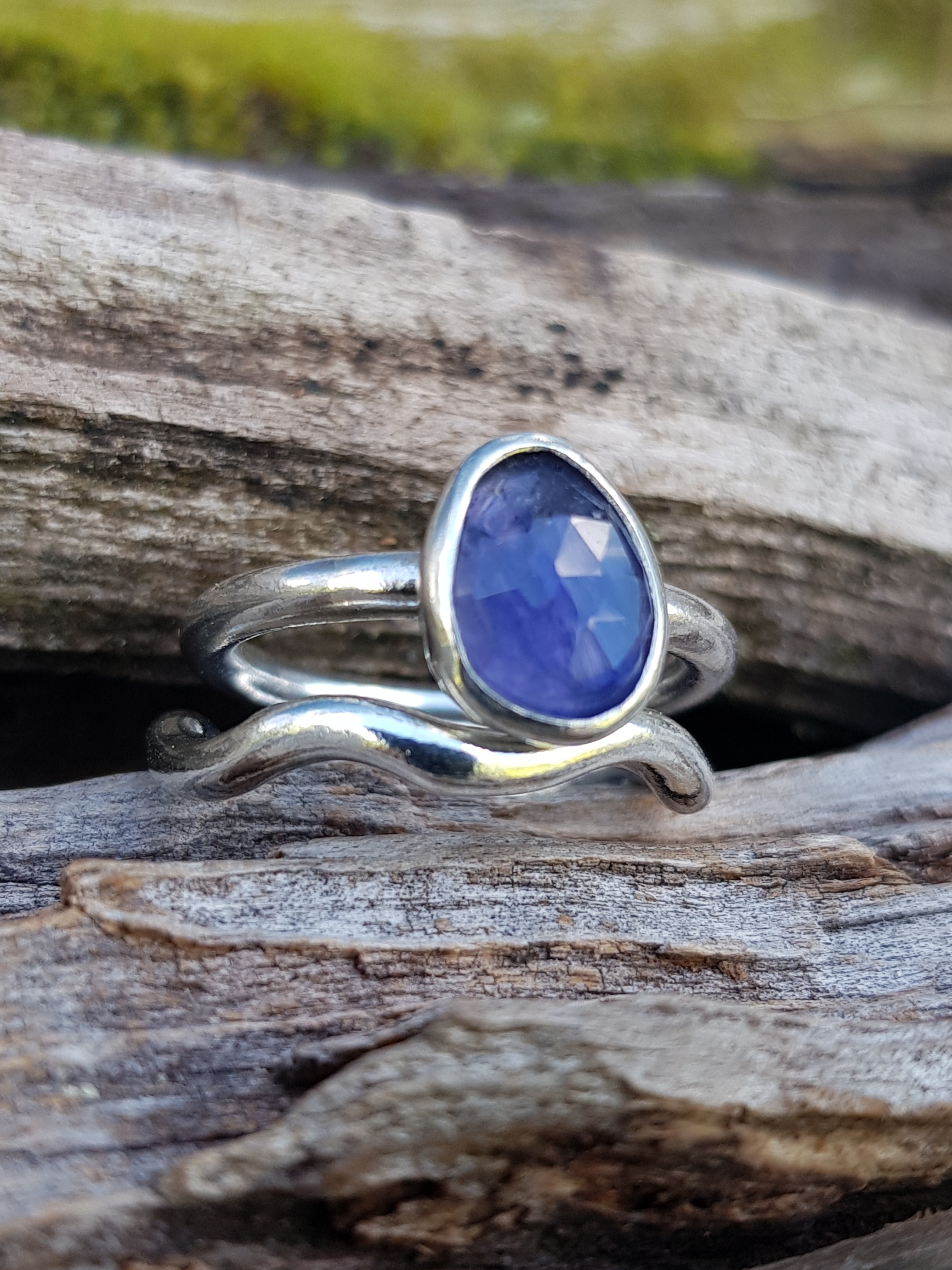 Iolite Squiggle Ring Duo - size Q - Image 3