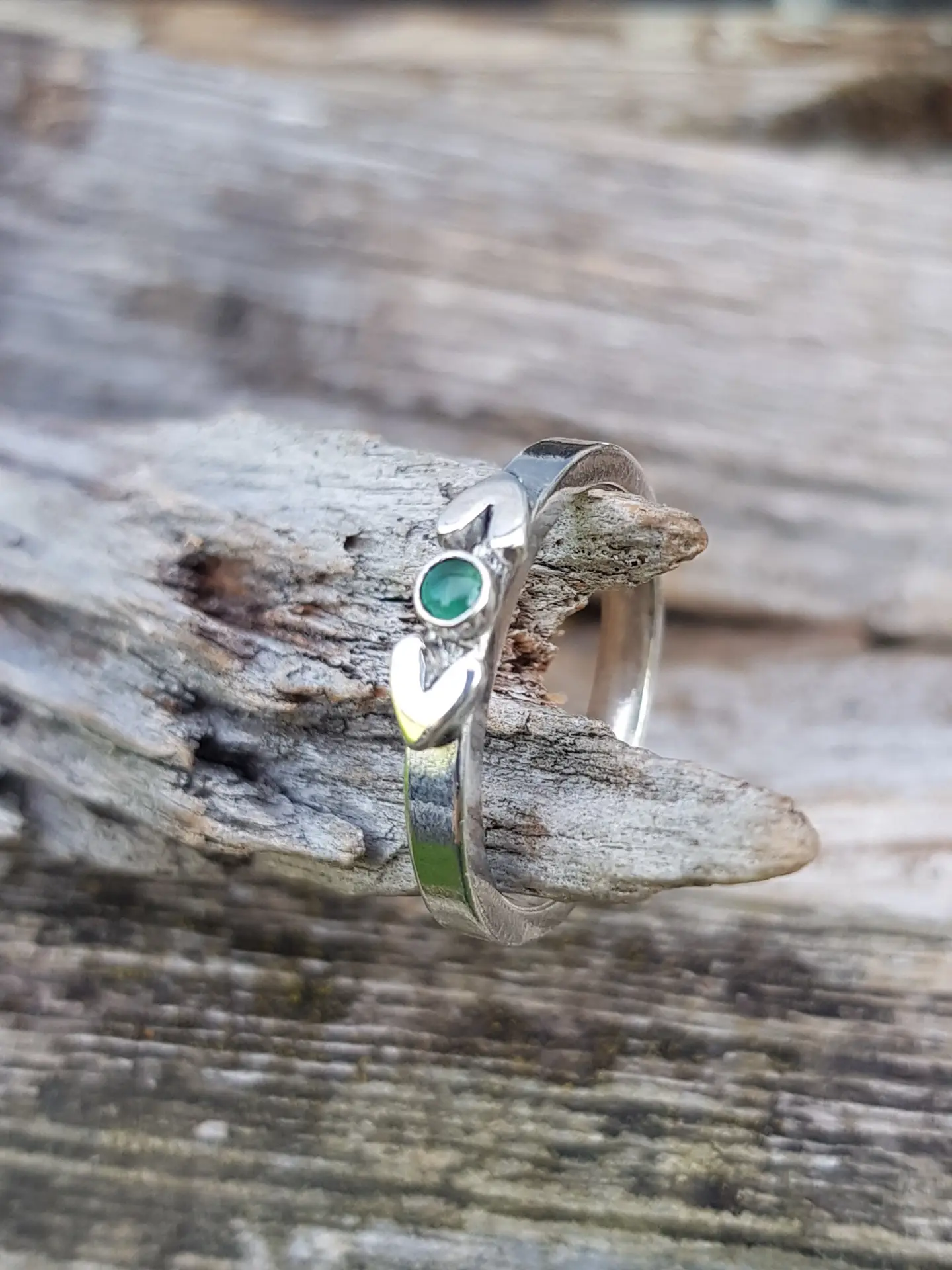 Tiny Emerald Ring - Size S - Image 2