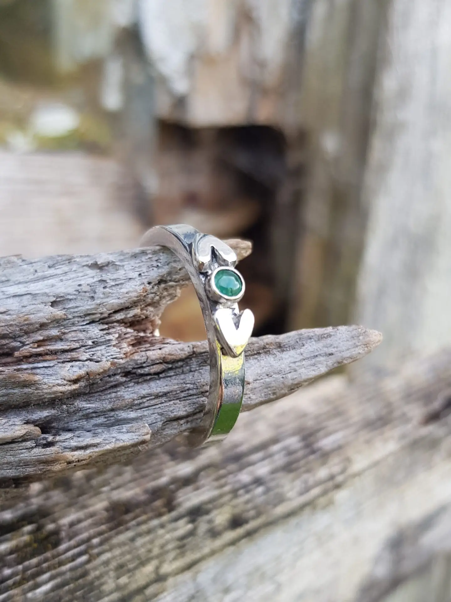 Tiny Emerald Ring - Size S